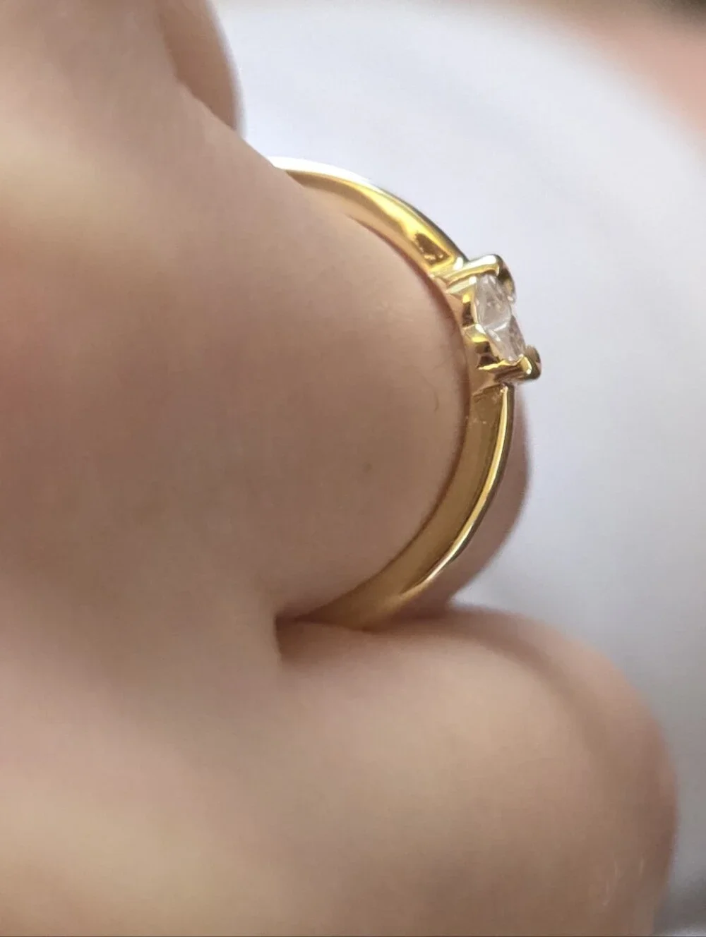 Gold Tone Heart Solitaire Ring with Tension Set CZ Size 6 NIB